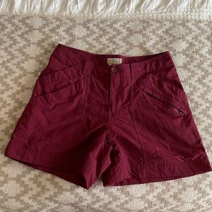 Royal Robbins women’s shorts with *so many* POCKETS!!